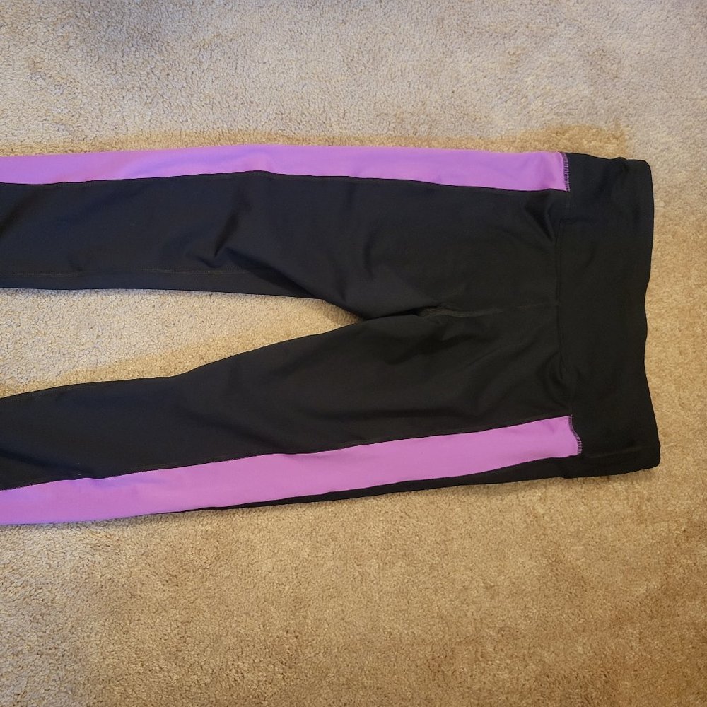 Under Armour compression workout leggings